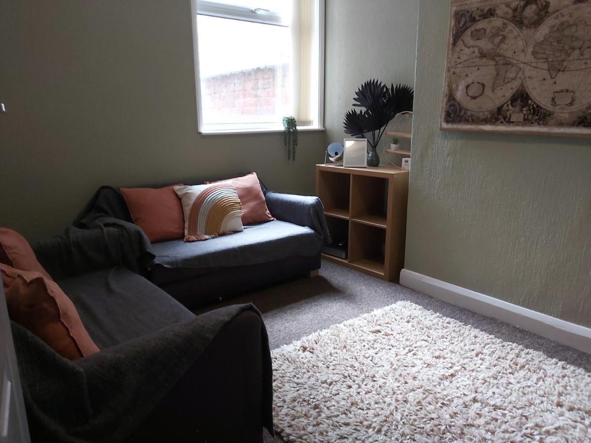 Comfy 4 Bed Home Away From Home Coventry Exterior photo